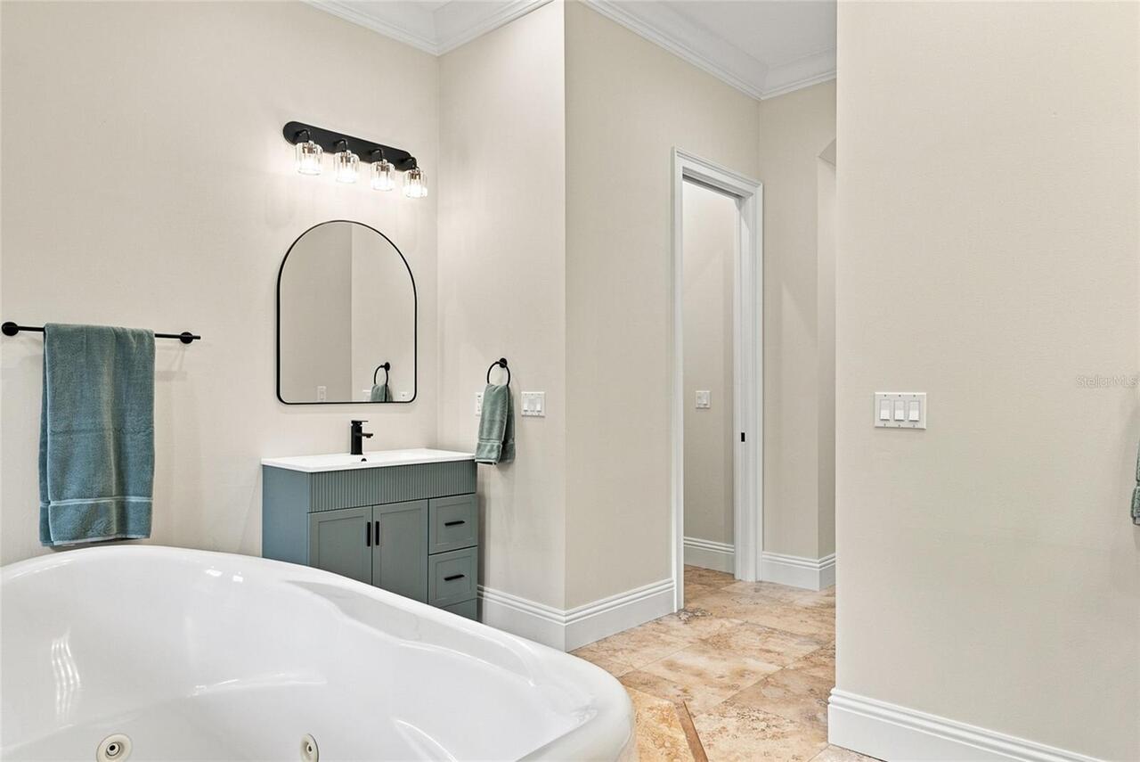 Listing Photo 25