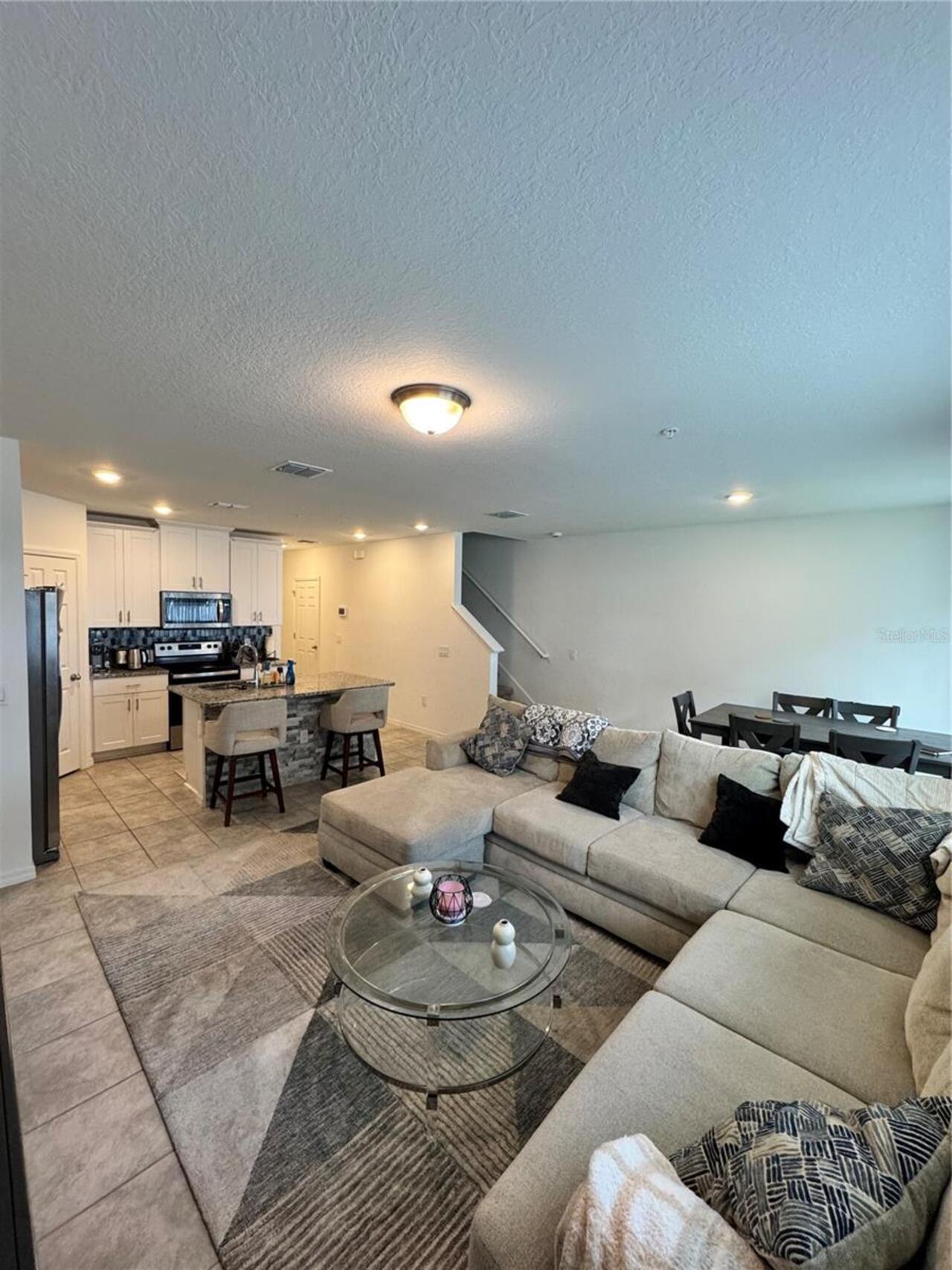 Listing Photo 8