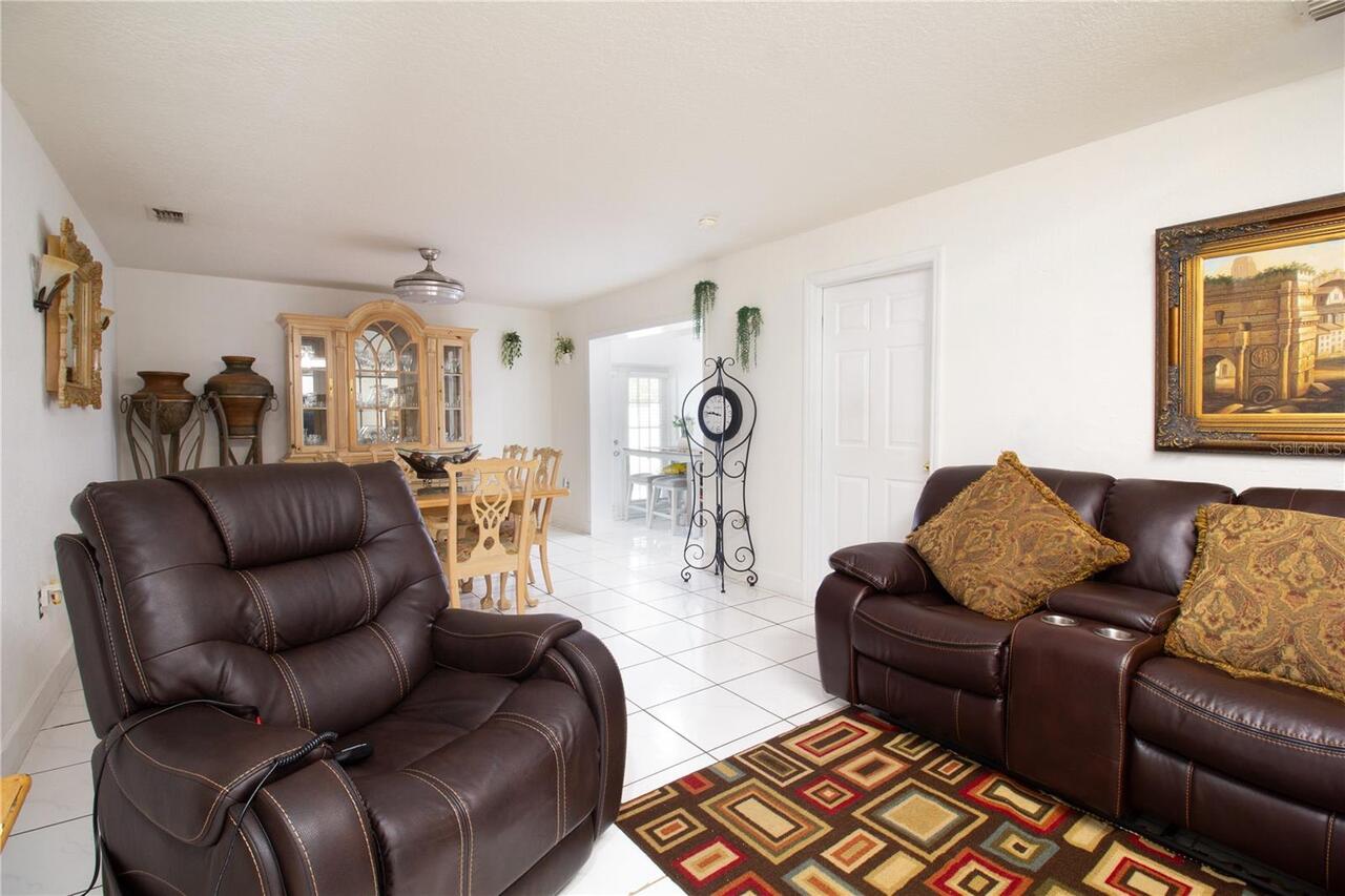 Listing Photo 12