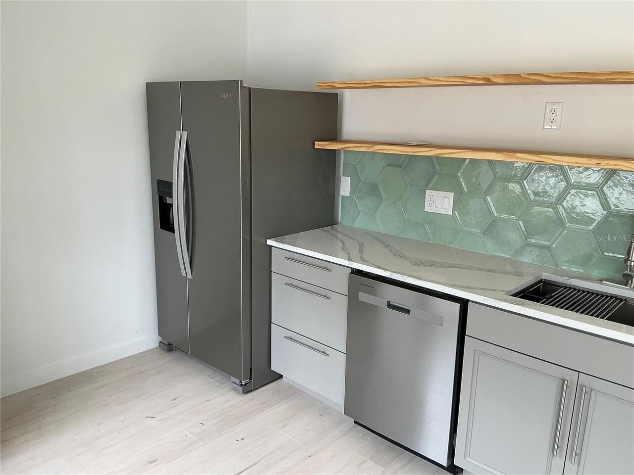 Listing Photo 11