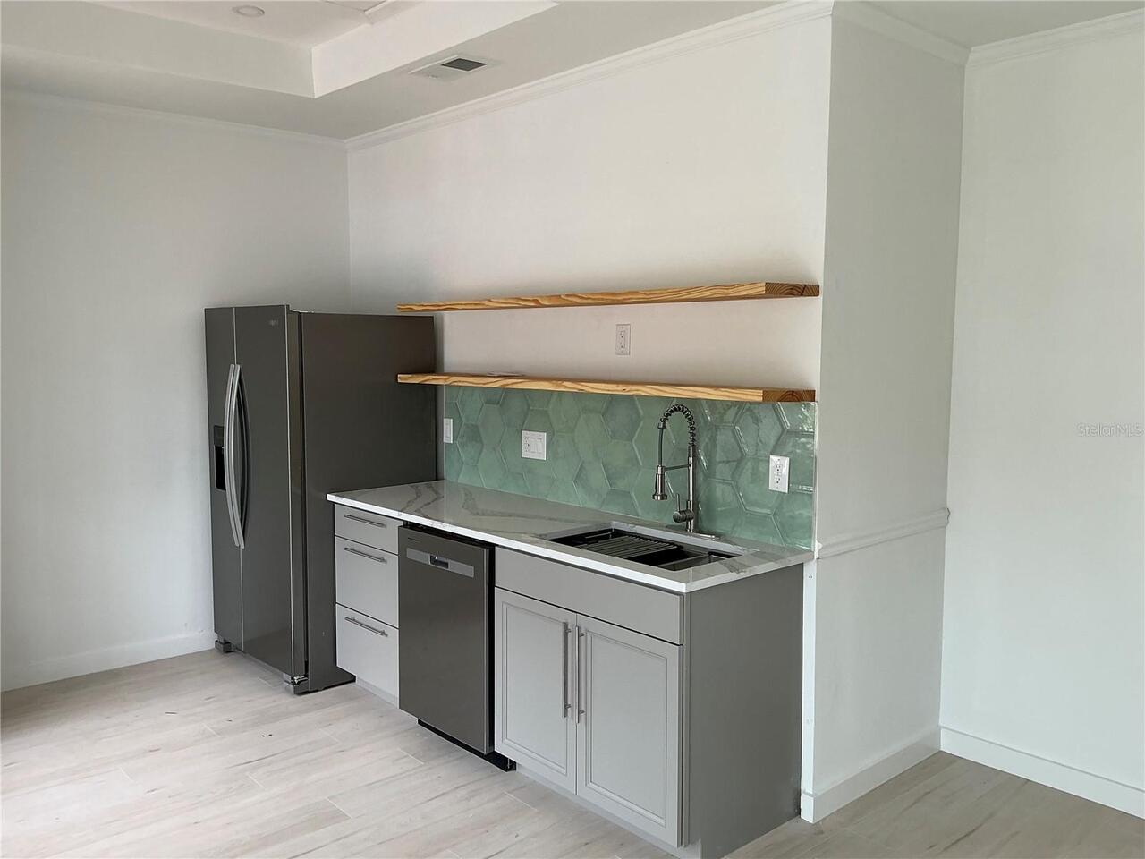 Listing Photo 6