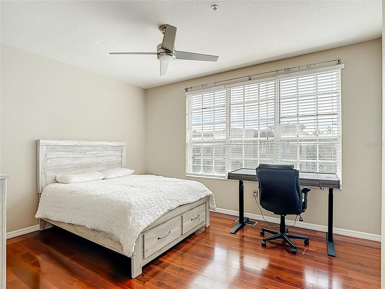 Listing Photo 12
