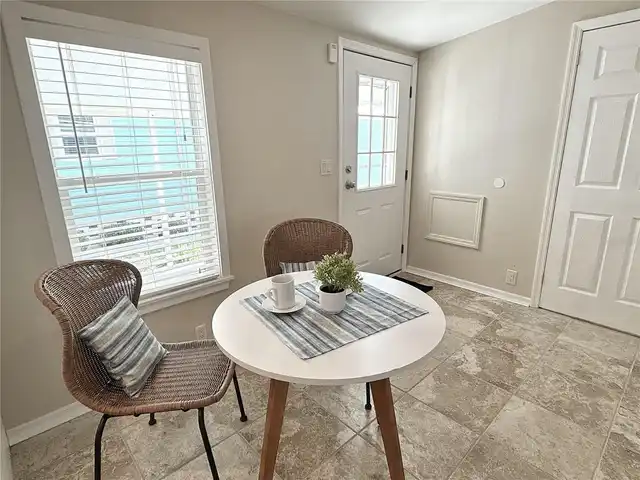 Listing Photo 12