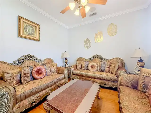 Listing Photo 6