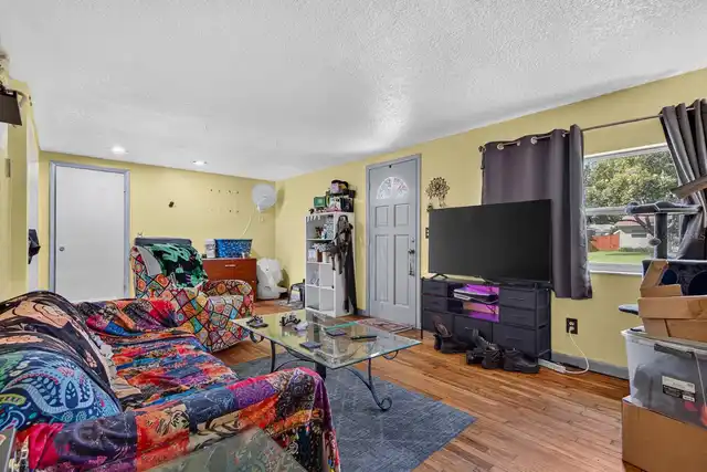 Listing Photo 5