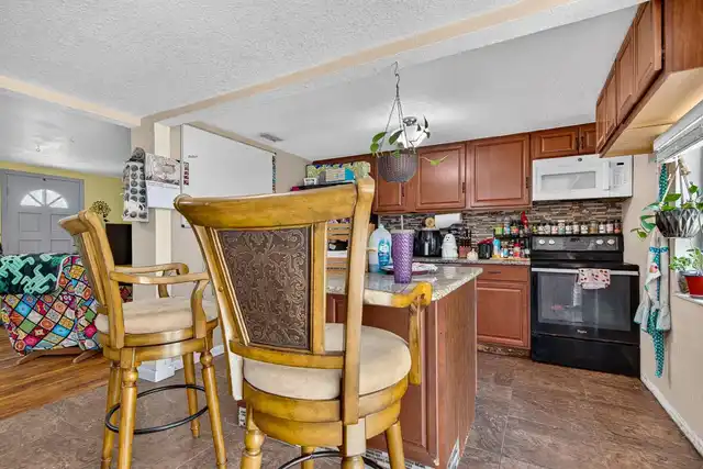 Listing Photo 8
