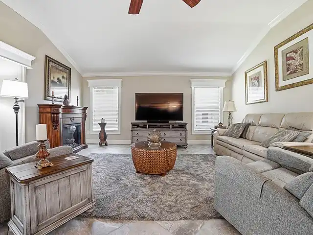 Listing Photo 15