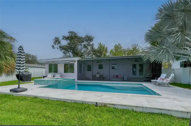 Listing Photo 11