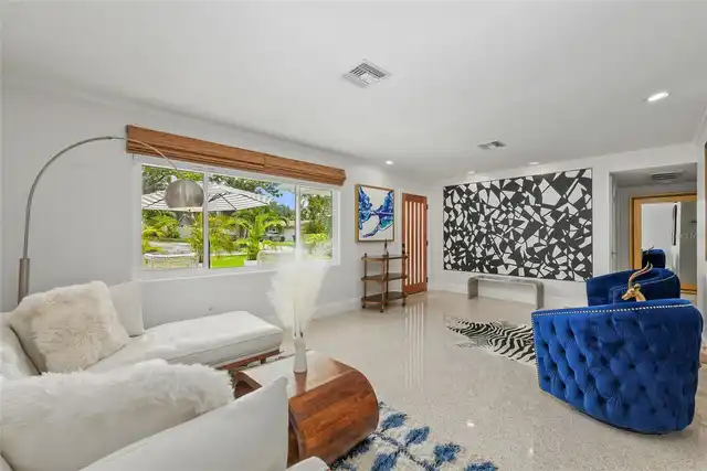 Listing Photo 16