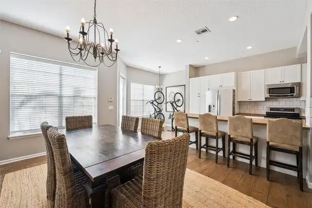Listing Photo 12