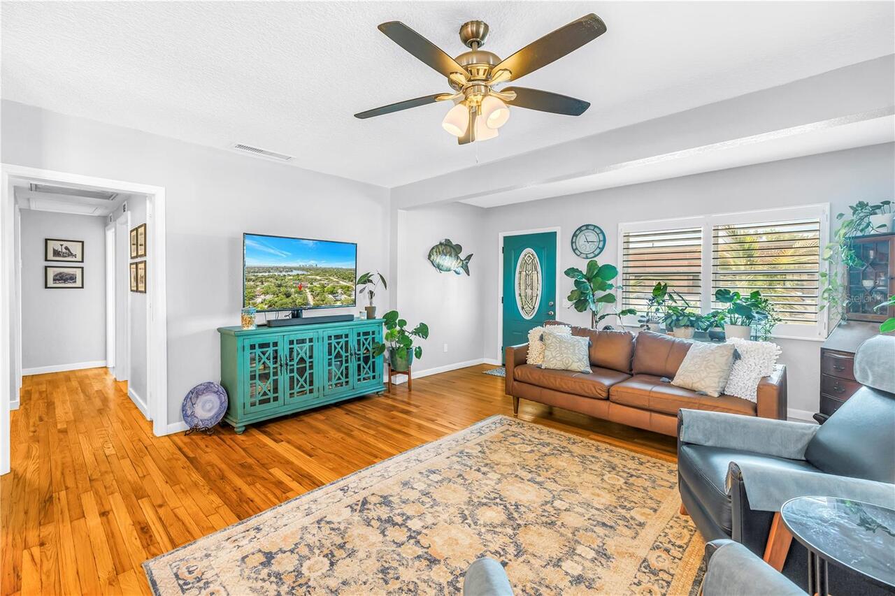 Listing Photo 11