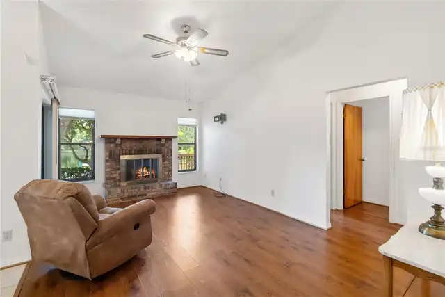 Listing Photo 14