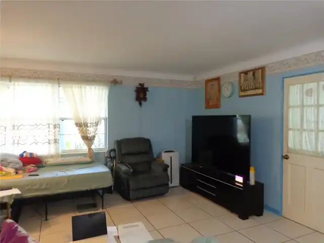 Listing Photo 6