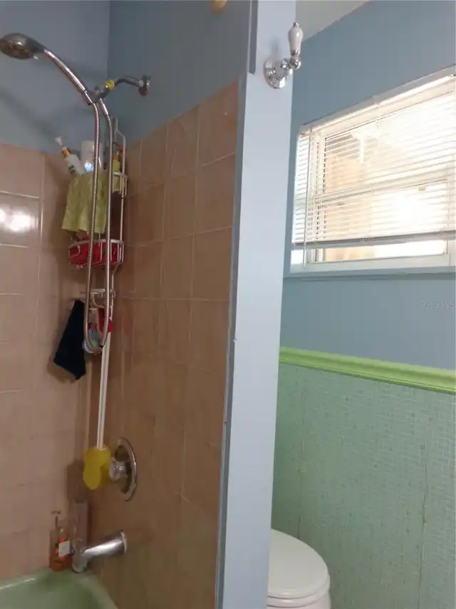 Listing Photo 11
