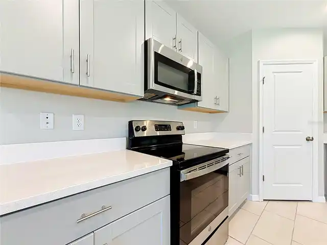 Listing Photo 14
