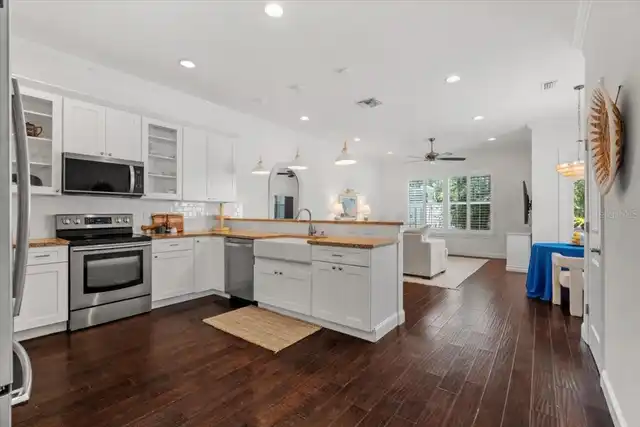 Listing Photo 11