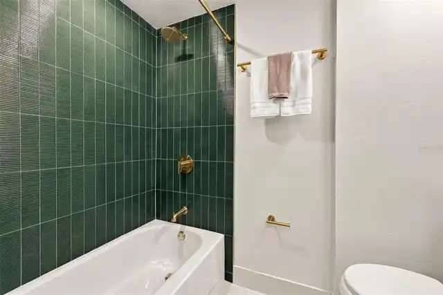 Listing Photo 18