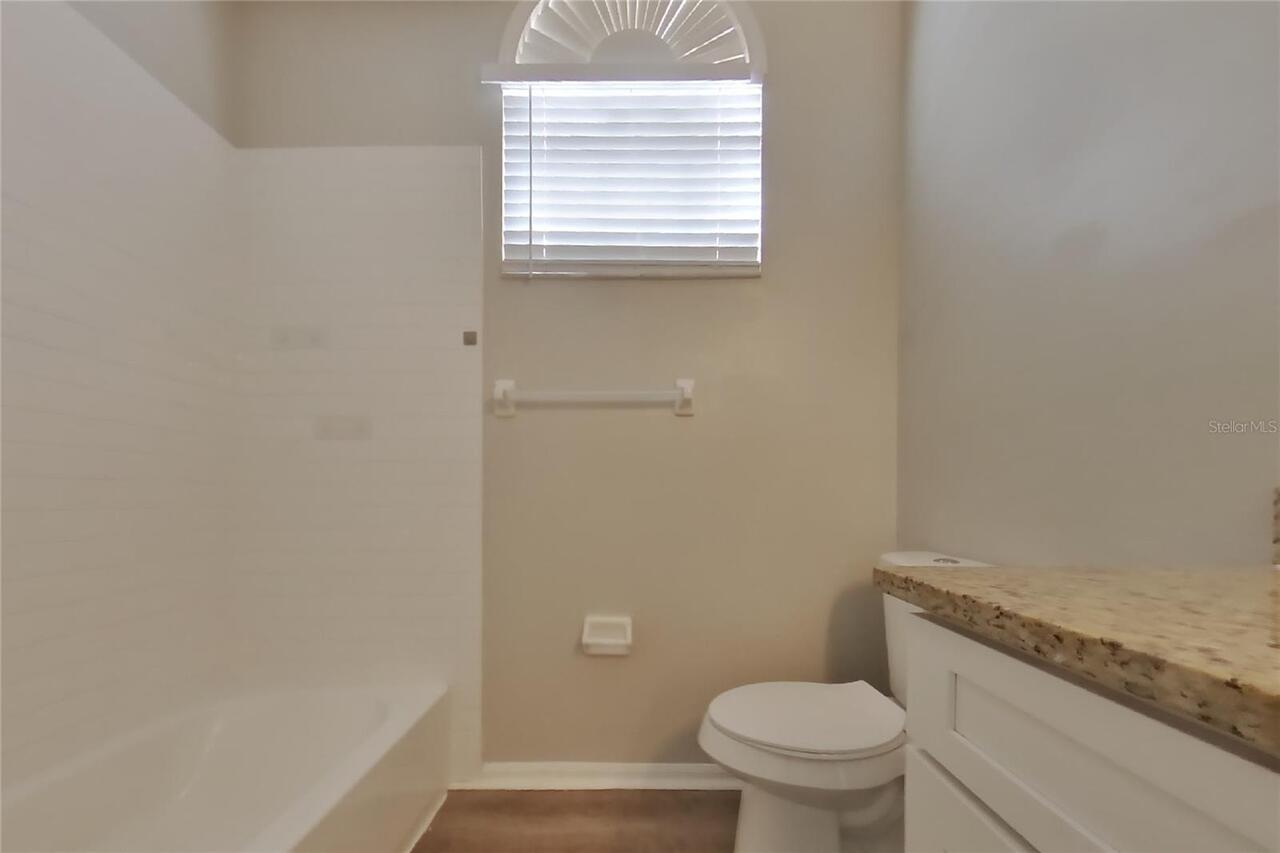 Listing Photo 8