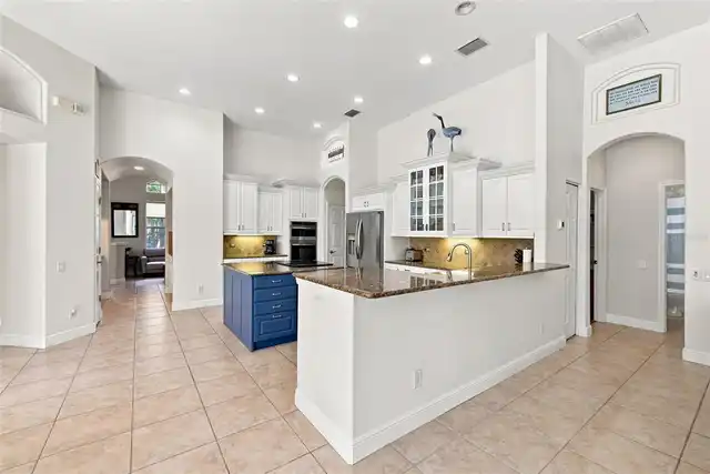 Listing Photo 8