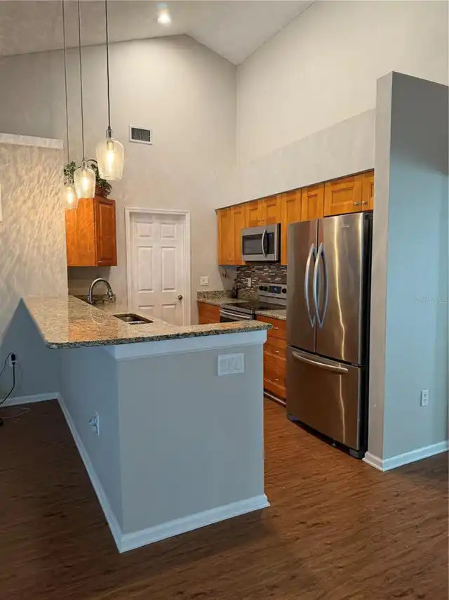 Listing Photo 9