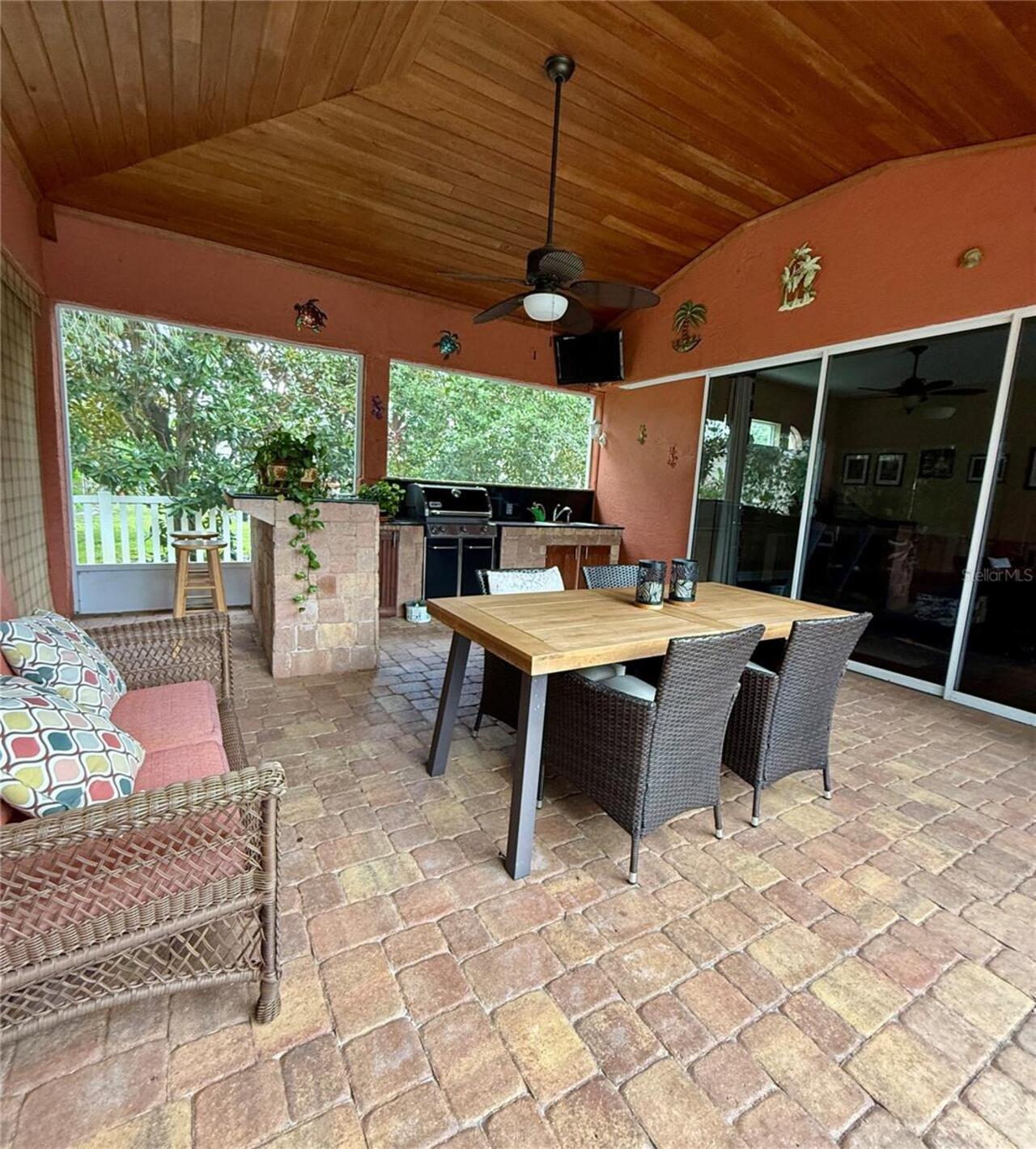 Listing Photo 8