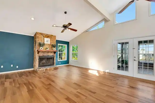 Listing Photo 15