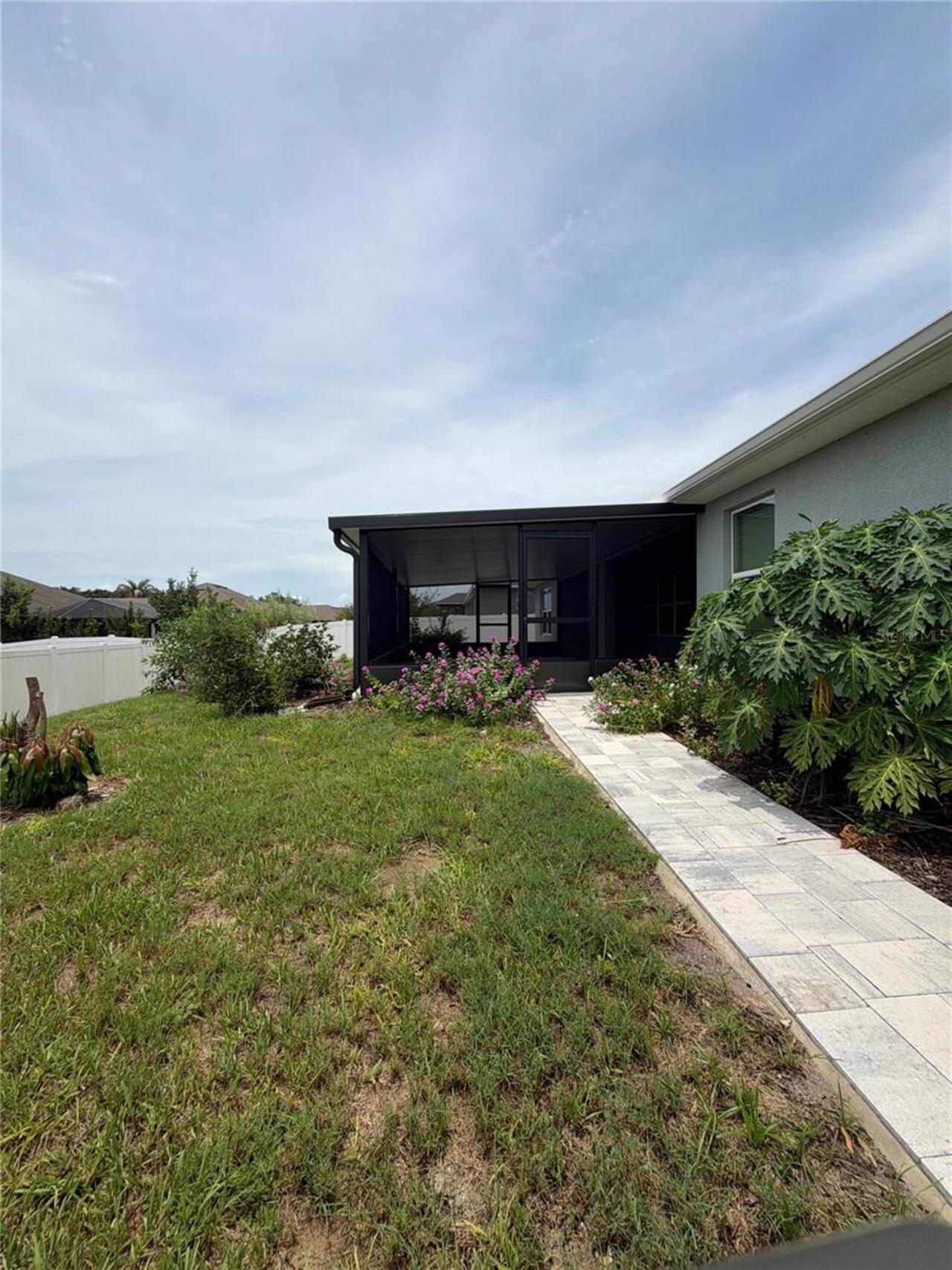Listing Photo 12