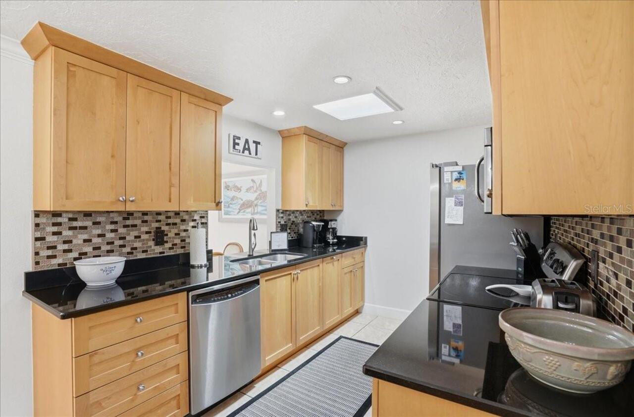 Listing Photo 12