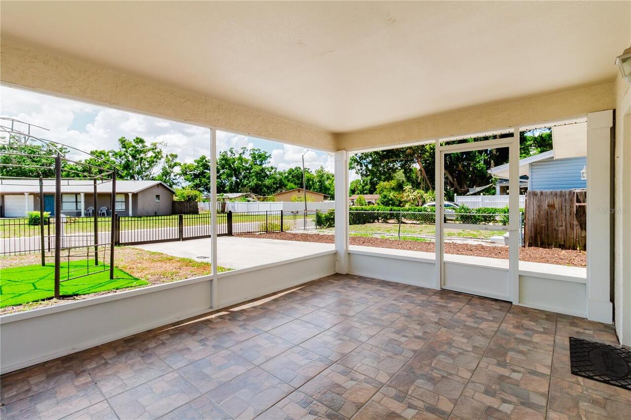 Listing Photo 12