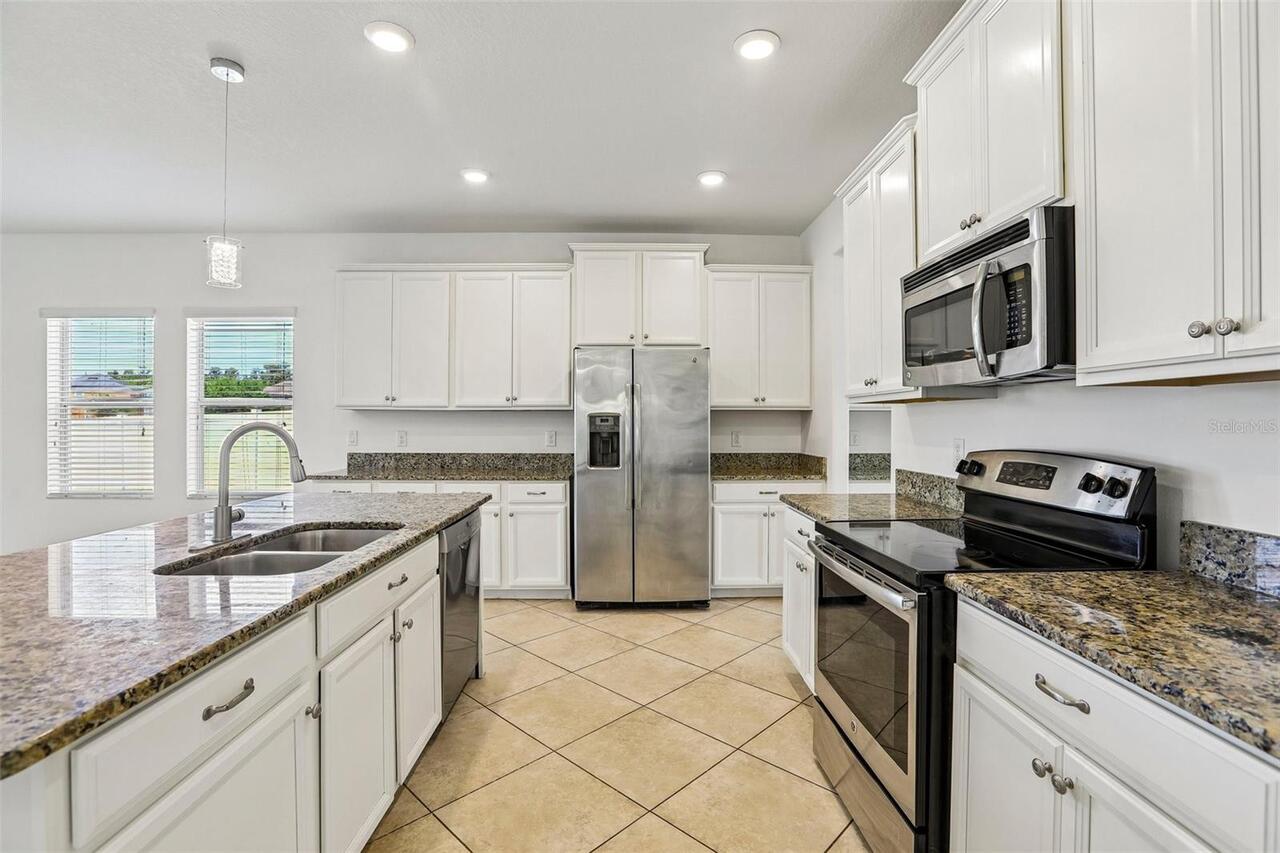 Listing Photo 11