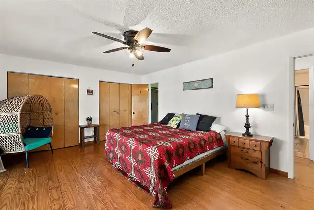 Listing Photo 8