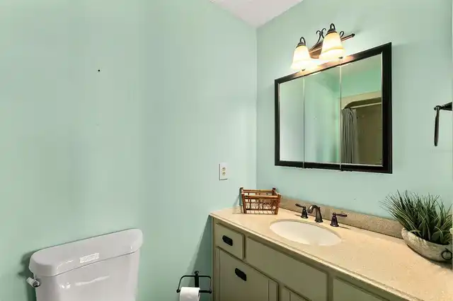 Listing Photo 9