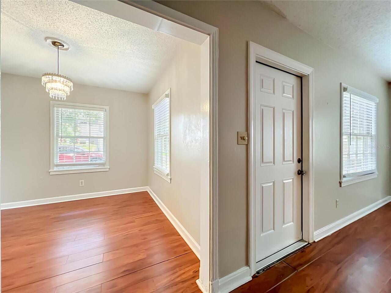 Listing Photo 8