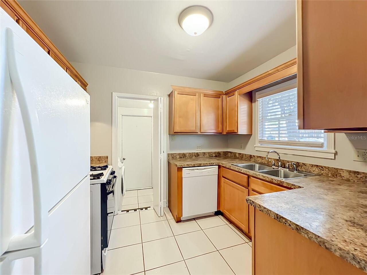 Listing Photo 12