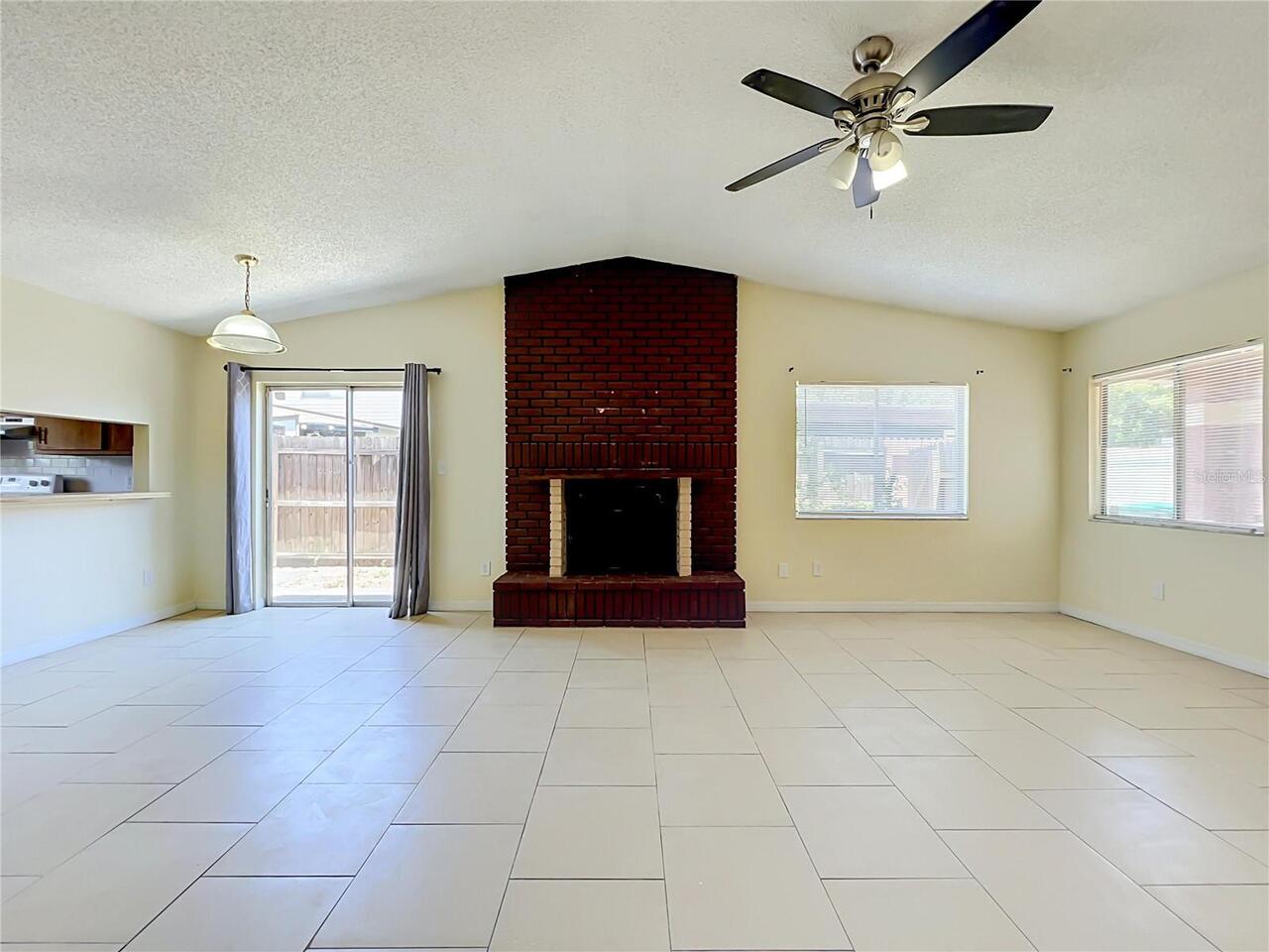 Listing Photo 14