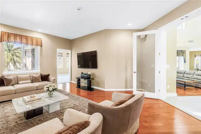 Listing Photo 17