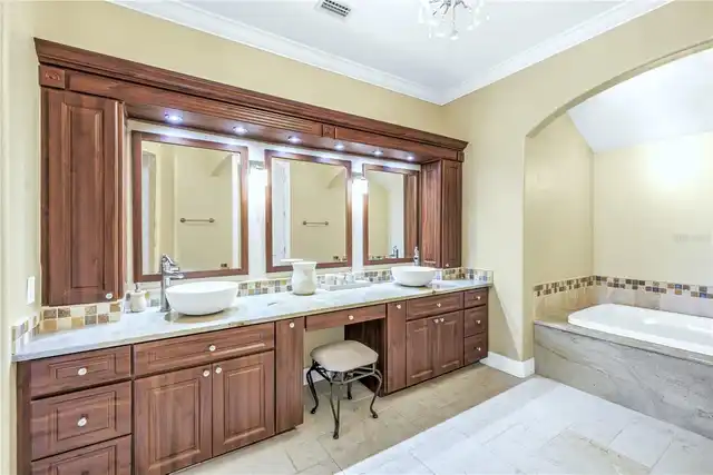 Listing Photo 32