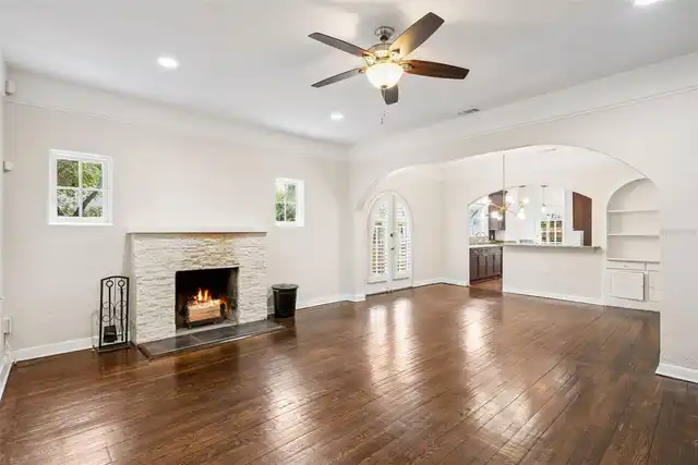 Listing Photo 9