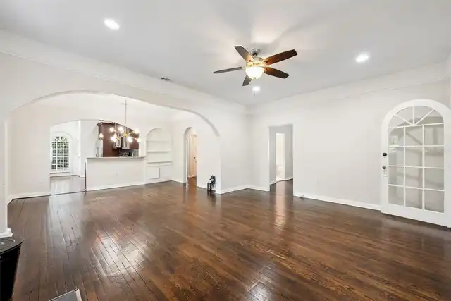 Listing Photo 10