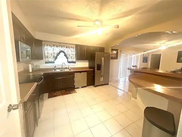 Listing Photo 8