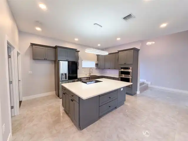 Listing Photo 6