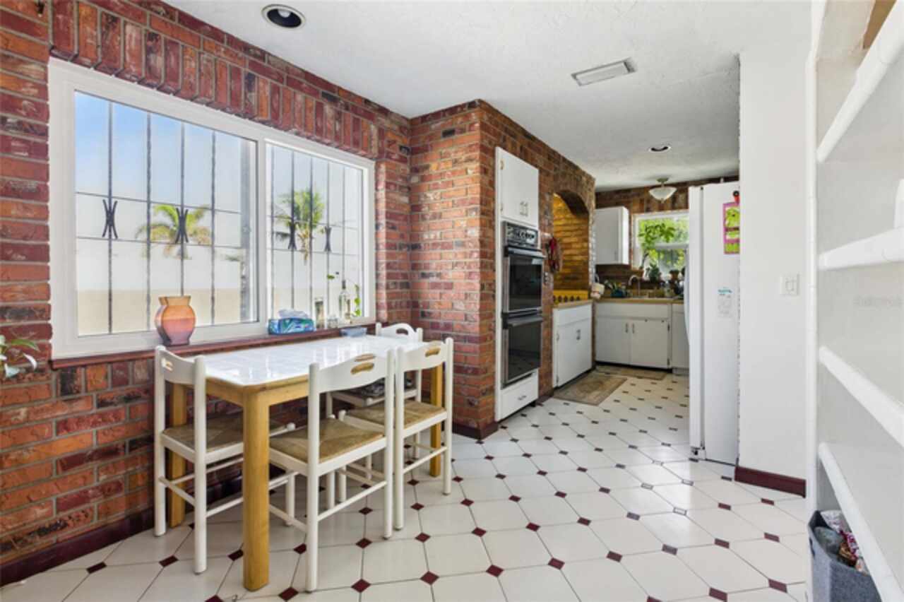 Listing Photo 8