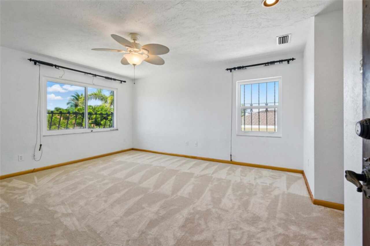 Listing Photo 32