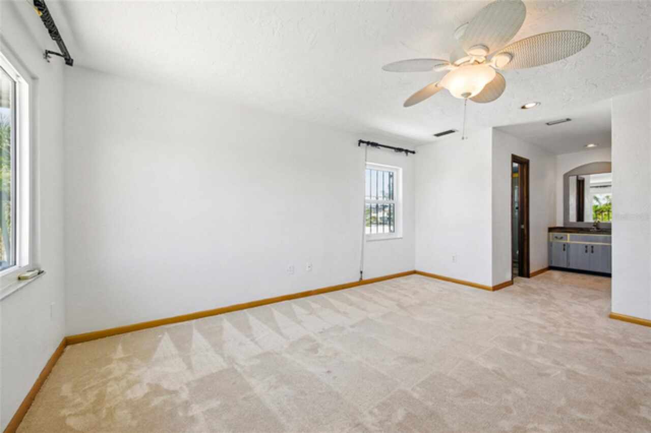 Listing Photo 33
