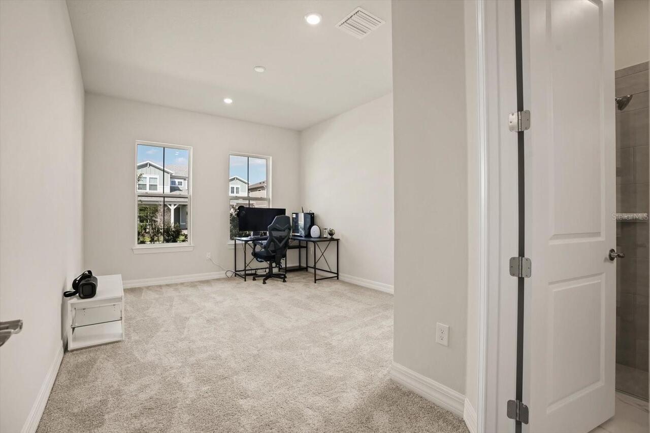 Listing Photo 17