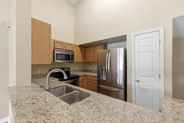 Listing Photo 10