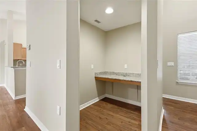 Listing Photo 11