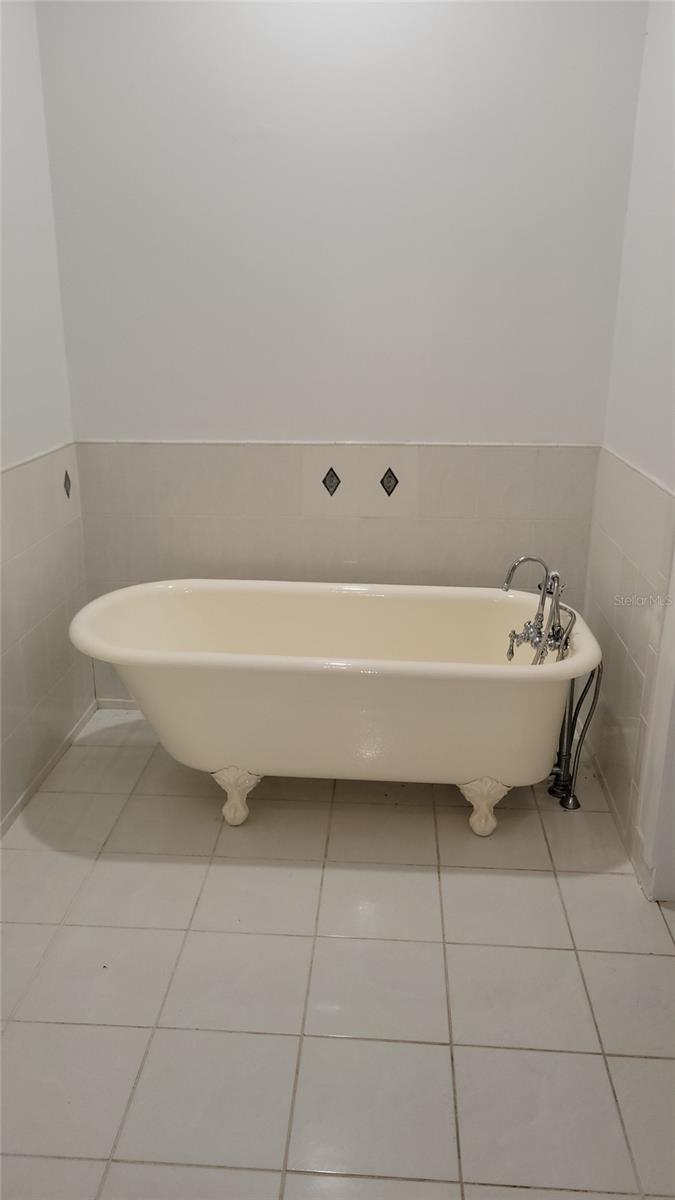 Listing Photo 11