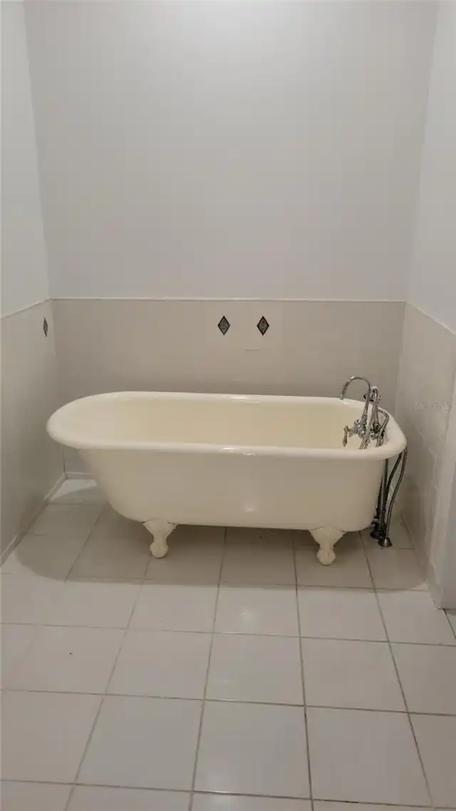 Listing Photo 11