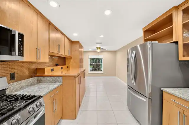 Listing Photo 17